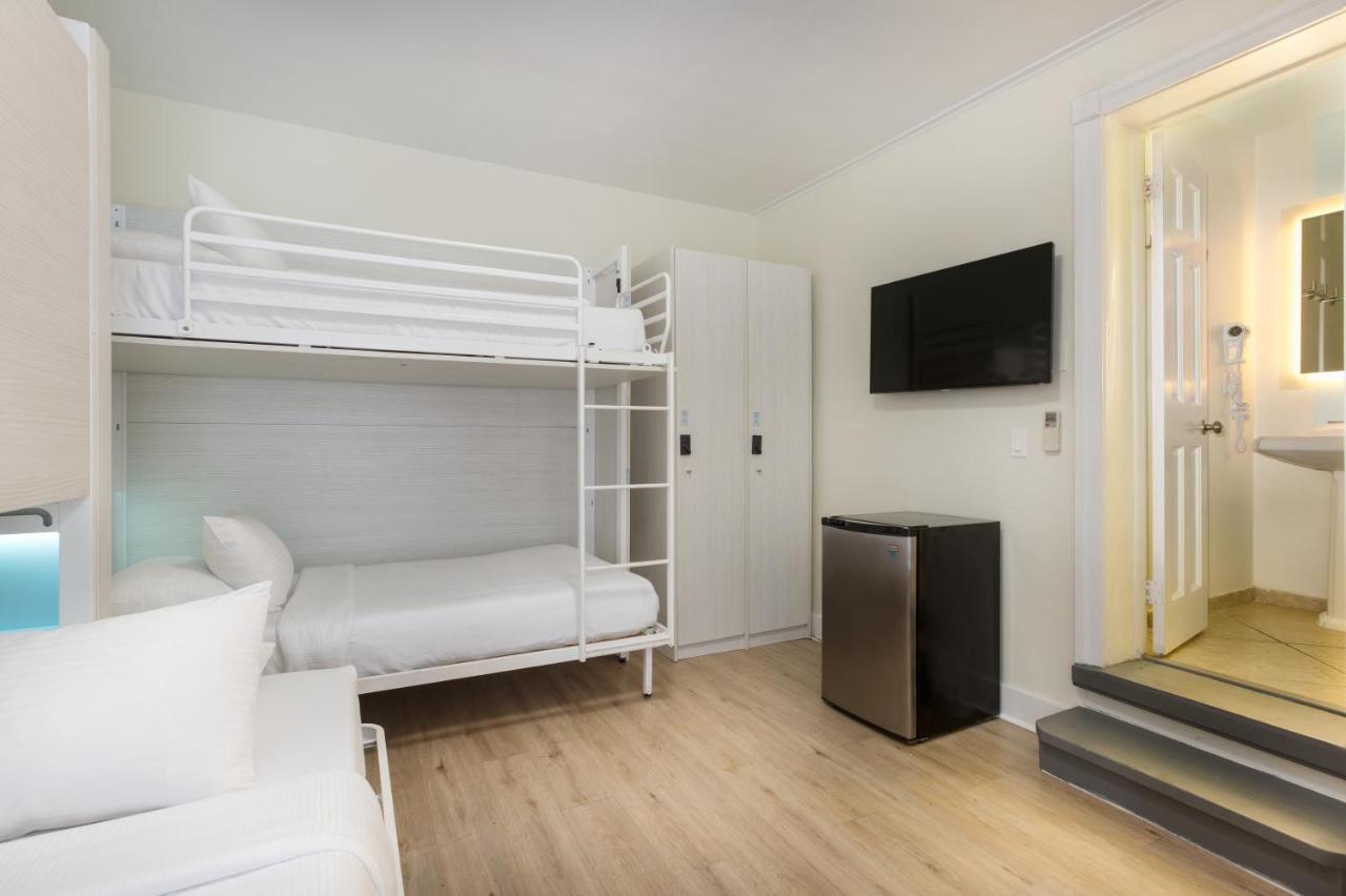 Nyah - Adult Exclusive Bed & Breakfast Key West Exterior photo